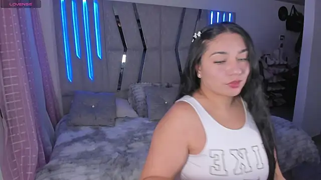 Snapshot of scarlet_miller1 chatting on June 25, 10:48 pm scarlet miller1 online show from June 25, 10:48 pm