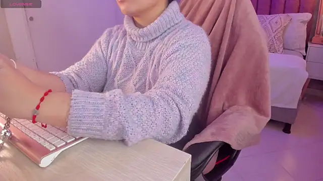 scarlet miller1 online show from October 10, 11:55 am