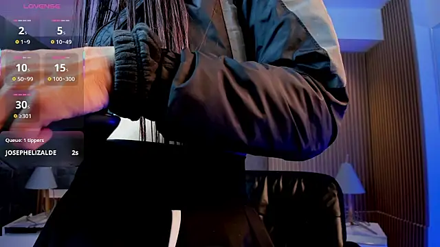 charlottewhitte online show from February 21, 1:02 pm