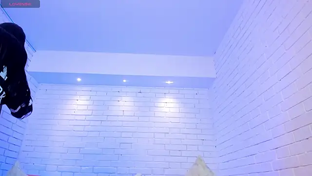 charlottewhitte online show from December 4, 12:04 pm