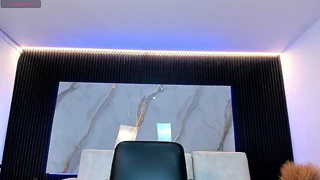 charlottewhitte online show from October 22, 11:42 am