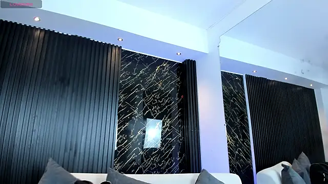 charlottewhitte online show from October 29, 11:53 am