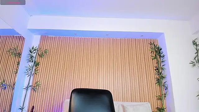 charlottewhitte online show from October 14, 11:33 am