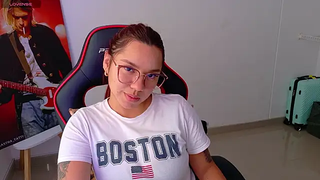 Snapshot of samantha_tattu chatting on February 4, 8:48 pm samantha tattu online show from February 4, 8:48 pm