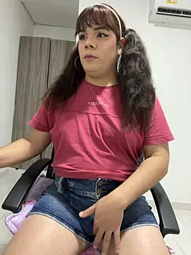 Snapshot of Violetacam_05 chatting on September 20, 10:53 am Violetacam 05 online show from September 20, 10:53 am