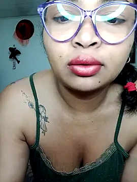 Snapshot of chalohott chatting on November 19, 10:15 am chalohott online show from November 19, 10:15 am