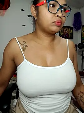 Snapshot of chalohott chatting on November 29, 8:47 am chalohott online show from November 29, 8:47 am