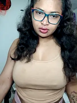 Snapshot of chalohott chatting on December 4, 10:25 am chalohott online show from December 4, 10:25 am