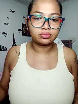 Snapshot of chalohott chatting on June 7, 11:37 am chalohott online show from June 7, 11:37 am
