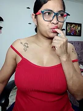 Snapshot of chalohott chatting on January 10, 9:59 am chalohott online show from January 10, 9:59 am