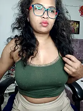 Snapshot of chalohott chatting on January 7, 10:31 am chalohott online show from January 7, 10:31 am