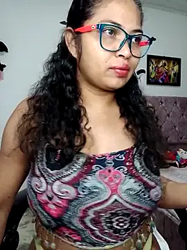 Snapshot of chalohott chatting on January 12, 8:21 am chalohott online show from January 12, 8:21 am