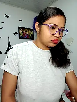 Snapshot of chalohott chatting on November 22, 9:41 am chalohott online show from November 22, 9:41 am