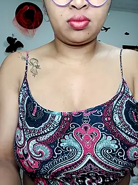 Snapshot of chalohott chatting on November 24, 9:53 am chalohott online show from November 24, 9:53 am