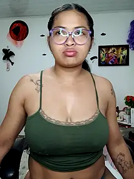 Snapshot of chalohott chatting on November 13, 9:57 am chalohott online show from November 13, 9:57 am