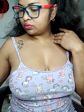 Snapshot of chalohott chatting on November 30, 9:43 am chalohott online show from November 30, 9:43 am