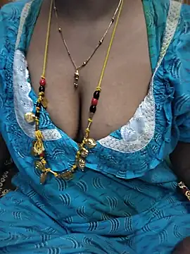 tuttifrutti17 online show from August 6, 4:57 pm