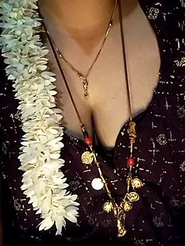 tuttifrutti17 online show from March 16, 6:42 am