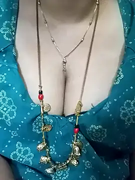 tuttifrutti17 online show from March 16, 5:39 pm