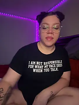 QueenNuttCollector online show from January 11, 12:45 pm