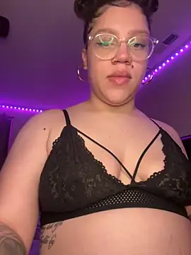 QueenNuttCollector online show from November 9, 11:03 am