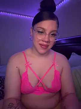 QueenNuttCollector online show from March 1, 10:48 am