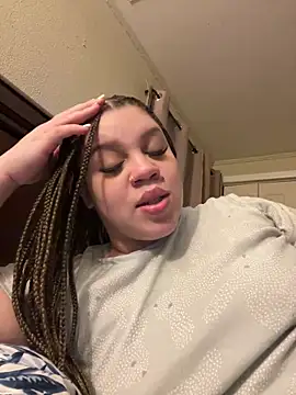 QueenNuttCollector online show from January 30, 1:33 am