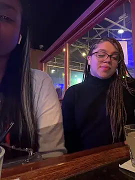 QueenNuttCollector online show from January 18, 1:19 am