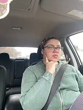 QueenNuttCollector online show from March 16, 4:34 pm