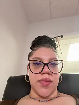 QueenNuttCollector online show from May 27, 4:03 pm