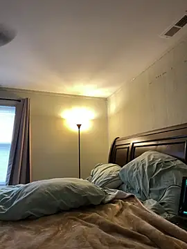 QueenNuttCollector online show from December 28, 6:18 pm