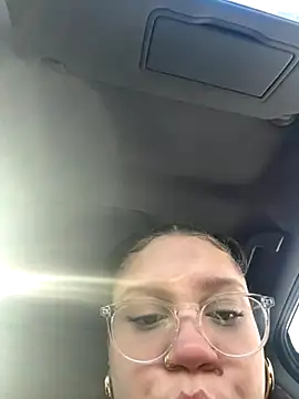 QueenNuttCollector online show from November 14, 1:59 pm