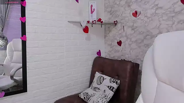 Snapshot of lunahot__07 chatting on February 25, 12:27 pm lunahot 07 online show from February 25, 12:27 pm