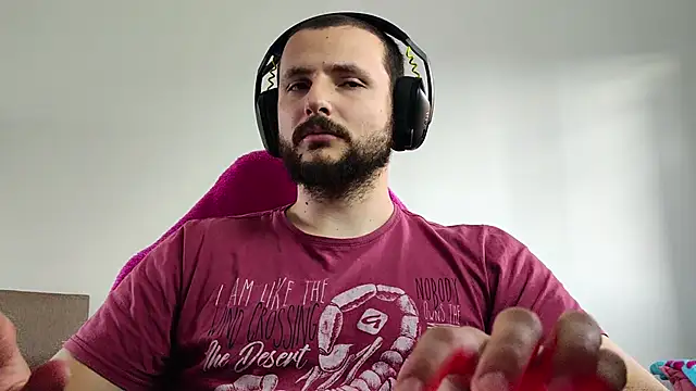 Snapshot of iurytx chatting on October 8, 8:20 pm iurytx online show from October 8, 8:20 pm