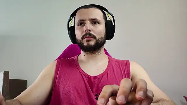 Snapshot of iurytx chatting on October 3, 3:02 pm iurytx online show from October 3, 3:02 pm