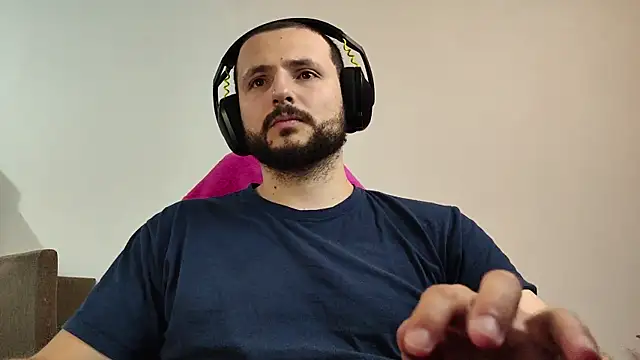 Snapshot of iurytx chatting on September 28, 10:39 pm iurytx online show from September 28, 10:39 pm