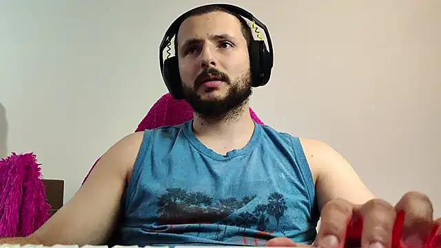 Snapshot of iurytx chatting on October 12, 10:11 pm iurytx online show from October 12, 10:11 pm