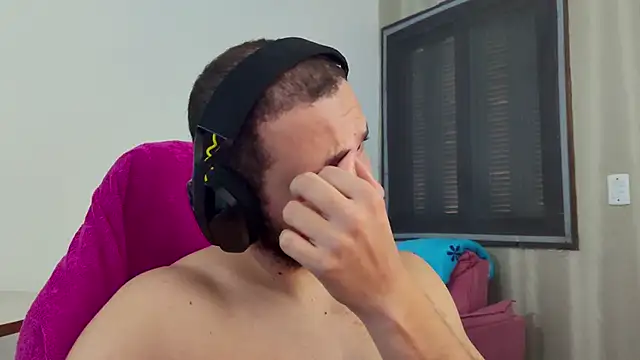 iurytx online show from February 10, 9:03 pm