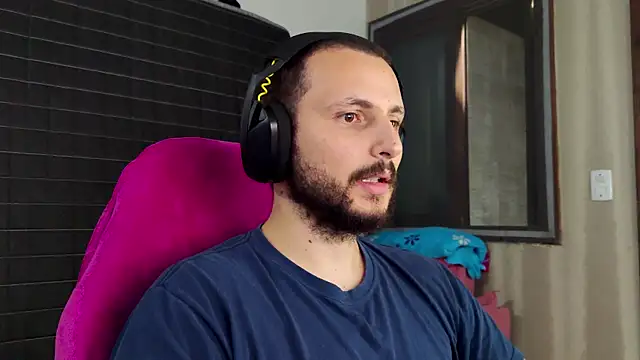 iurytx online show from February 14, 11:38 pm