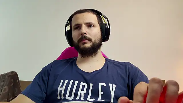 Snapshot of iurytx chatting on November 4, 11:30 pm iurytx online show from November 4, 11:30 pm