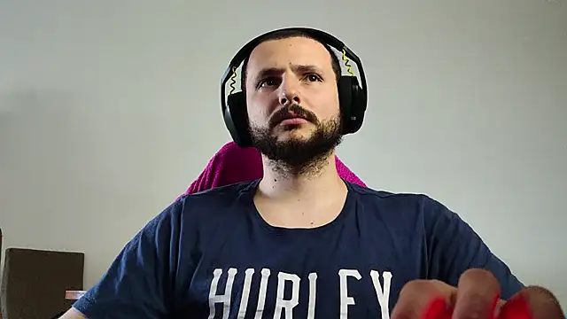 Snapshot of iurytx chatting on October 9, 7:47 pm iurytx online show from October 9, 7:47 pm