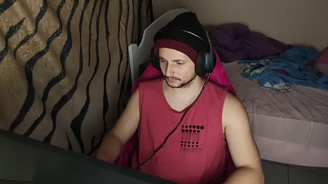 Snapshot of iurytx chatting on February 24, 12:41 am iurytx online show from February 24, 12:41 am