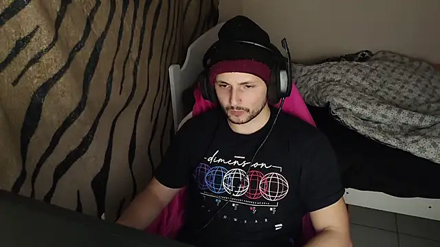 Snapshot of iurytx chatting on March 6, 11:42 pm iurytx online show from March 6, 11:42 pm