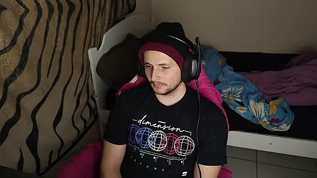 Snapshot of iurytx chatting on February 17, 11:00 pm iurytx online show from February 17, 11:00 pm