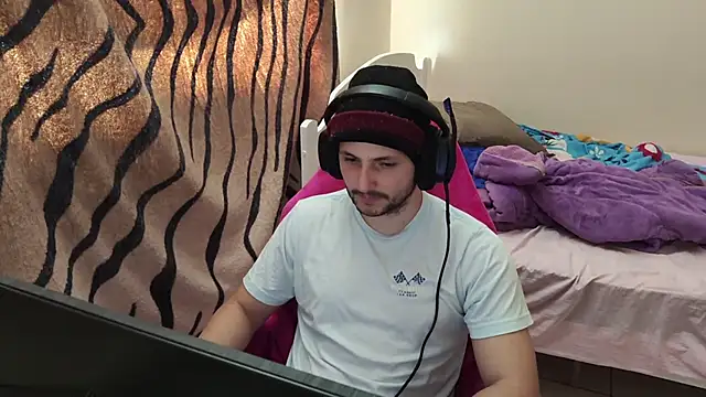 Snapshot of iurytx chatting on February 21, 8:27 pm iurytx online show from February 21, 8:27 pm