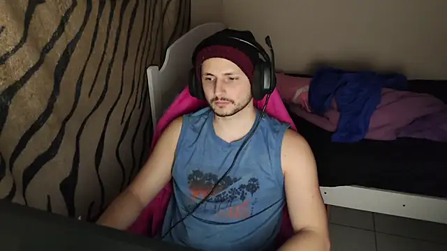 Snapshot of iurytx chatting on March 5, 11:27 pm iurytx online show from March 5, 11:27 pm