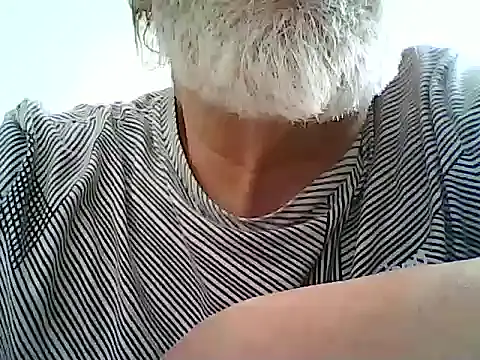 Snapshot of xcimeru chatting on April 24, 1:24 pm xcimeru online show from April 24, 1:24 pm