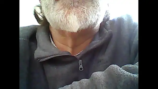 Snapshot of xcimeru chatting on February 3, 4:56 pm xcimeru online show from February 3, 4:56 pm