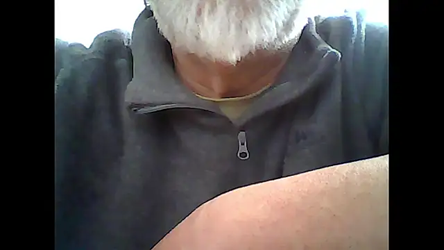 Snapshot of xcimeru chatting on December 19, 2:19 pm xcimeru online show from December 19, 2:19 pm