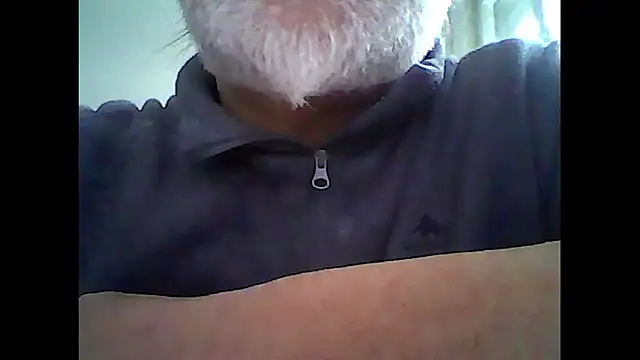 Snapshot of xcimeru chatting on January 10, 8:20 am xcimeru online show from January 10, 8:20 am